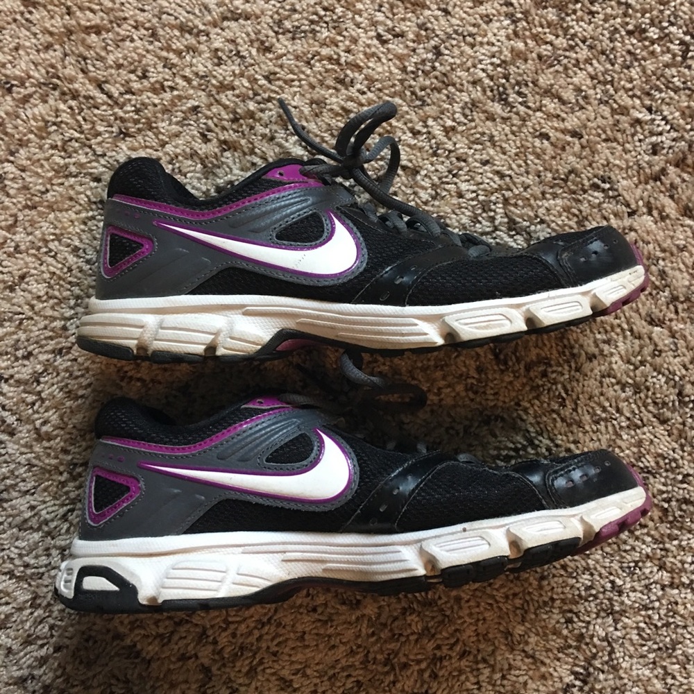 Women’s Nike Downshifter 4 Running Shoes Black 9